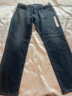 Uniqlo Men's Straight Jeans in Dark Blue